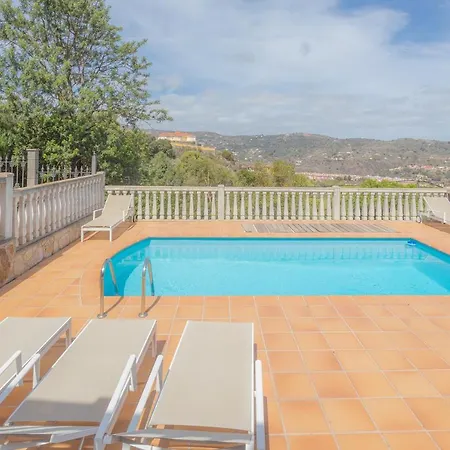 Rural With Community Pool Apartment *