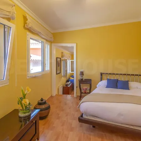 Rural With Community Pool Apartment
